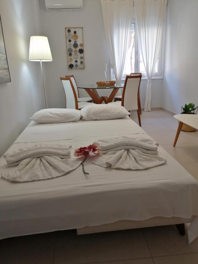 Personal Holiday Homes 罗希姆诺 外观 照片